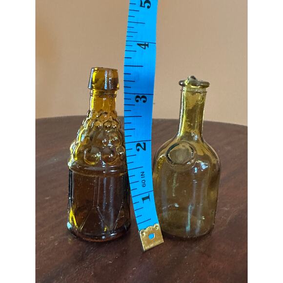 2 Vintage Miniature Glass Bottles - Picture 4 of 6